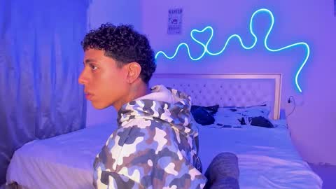 dafnezahiraa  online show from October 2025 08:40:01 PM