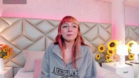 Dafnne online show from November 2025 04:12:02 AM