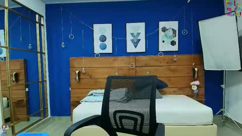  Dahiana  online show from November 2025 08:35:02 PM