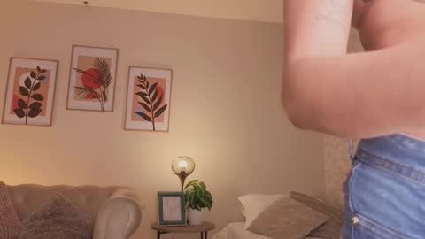 Dahiann Walcott online show from March 2026 07:20:02 PM