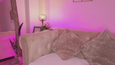 Dahiann Walcott online show from April 2026 07:58:01 PM