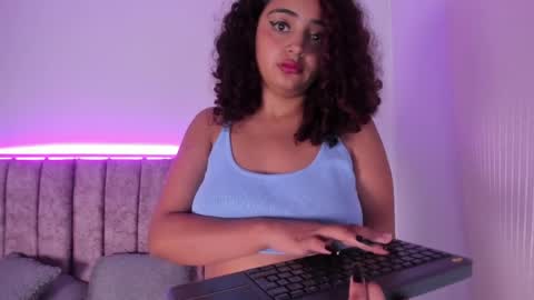 Snapshot of dahlia_rossee chatting on April 2026 07:42:02 PM dahlia_rossee online show from April 2026 07:42:02 PM