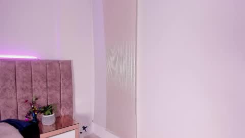 Snapshot of dahlia_rossee chatting on May 2026 08:28:01 PM dahlia_rossee online show from May 2026 08:28:01 PM