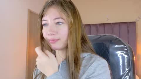 Dahlia online show from April 2026 06:55:01 AM