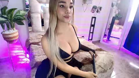 Snapshot of dahnia_cruz chatting on November 2025 03:46:01 PM dahnia_cruz online show from November 2025 03:46:01 PM