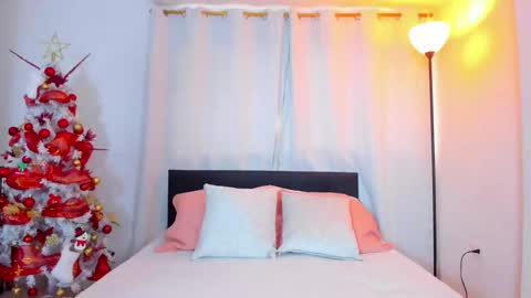 Daila Smith  online show from December 2024 06:05:01 PM