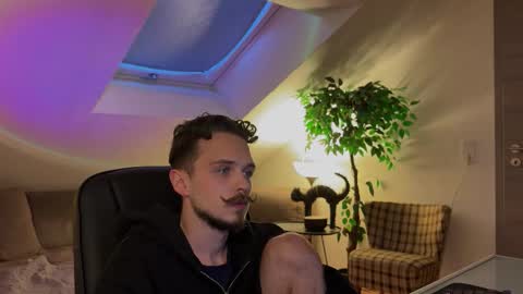 Snapshot of daimon_hall chatting on March 2026 05:17:02 PM Daimon online show from March 2026 05:17:02 PM