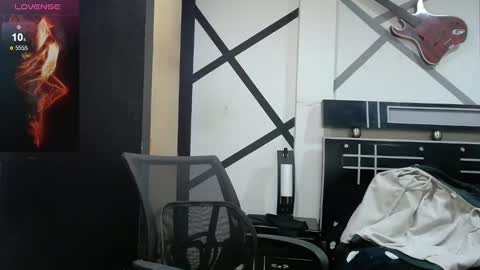 Snapshot of daimon_rock01 chatting on September 2025 05:56:01 AM felipe online show from September 2025 05:56:01 AM