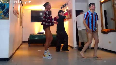 daiquirie online show from April 2026 06:10:01 PM