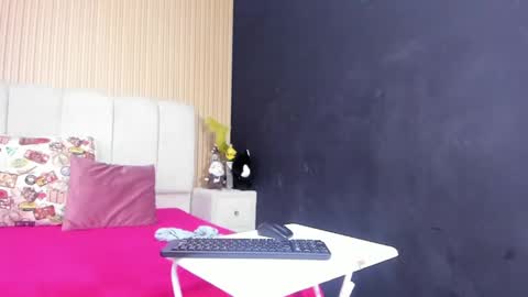 DairaMoon online show from November 2025 02:37:02 PM