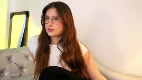 Lauren            online show from October 2025 01:55:02 PM