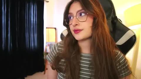 Lauren            online show from November 2025 03:01:02 PM