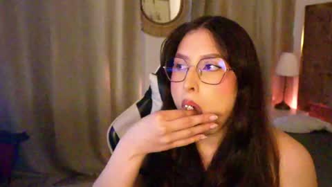 Lauren            online show from April 2026 01:03:02 PM