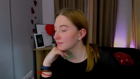 Little Di online show from February 2025 05:28:01 PM