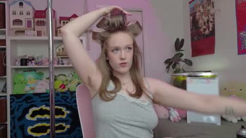 Snapshot of daisy_dollxo chatting on April 2026 07:08:02 PM Daisy online show from April 2026 07:08:02 PM