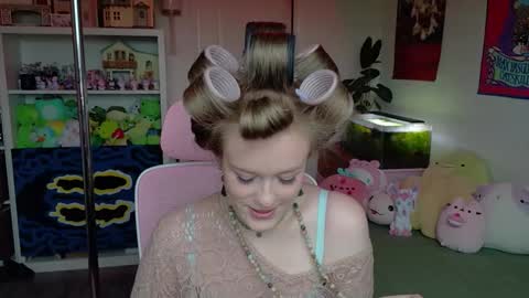 Snapshot of daisy_dollxo chatting on May 2026 07:33:01 PM Daisy online show from May 2026 07:33:01 PM