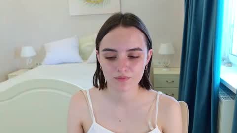 Snapshot of daisy_heart chatting on June 2026 08:17:01 AM Daisy online show from June 2026 08:17:01 AM