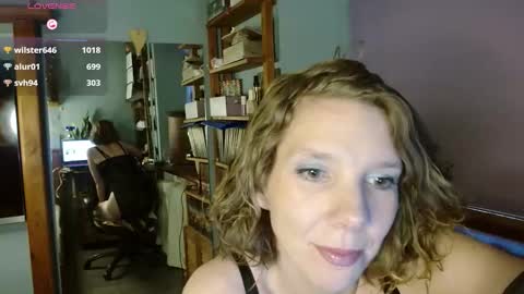 daisy_lovely online show from November 2025 04:23:02 AM