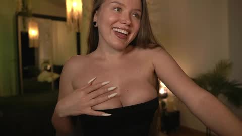 Snapshot of daisy_stacey chatting on June 2026 06:14:01 PM Stacey online show from June 2026 06:14:01 PM