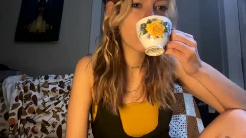 DaisyB3 online show from January 2025 04:11:02 AM