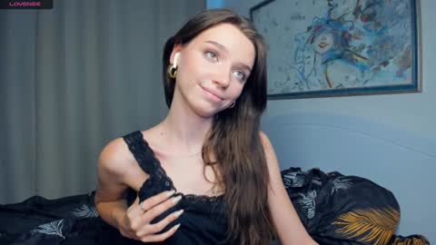 Naomi online show from December 2024 11:43:02 AM