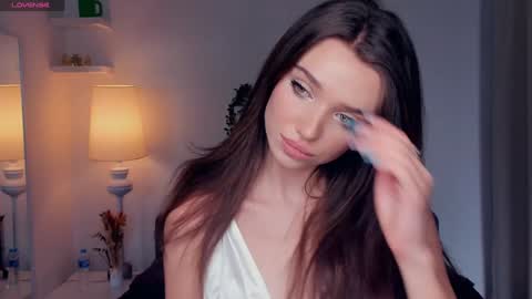 Naomi online show from February 2025 07:38:01 PM