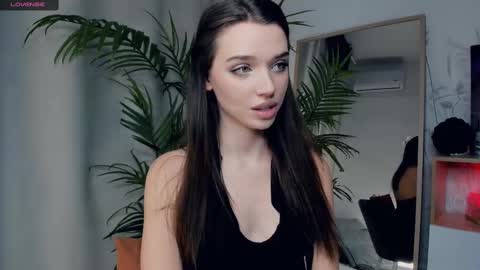 Naomi online show from February 2025 07:54:01 PM