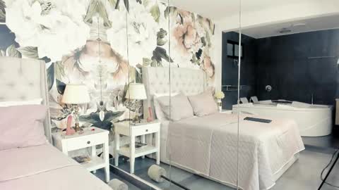 daisylin_mb online show from September 2025 08:23:01 PM