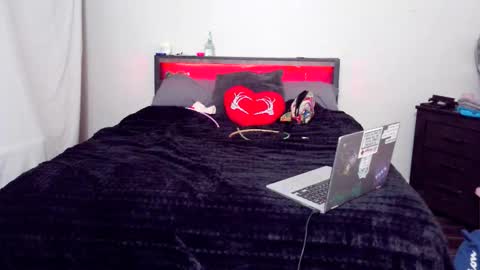 Daisy Wylde online show from October 2025 12:06:01 PM