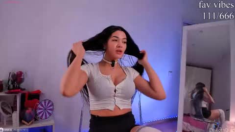 Dakota online show from February 2025 04:43:01 AM