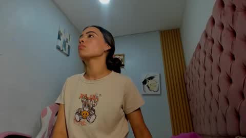 Snapshot of dakota_x18 chatting on October 2025 09:15:01 PM dakota_x18 online show from October 2025 09:15:01 PM