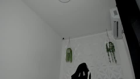 Snapshot of dakota_x18 chatting on December 2025 08:24:02 PM dakota_x18 online show from December 2025 08:24:02 PM