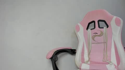 Snapshot of dakota_x18 chatting on February 2026 10:26:01 PM dakota_x18 online show from February 2026 10:26:01 PM