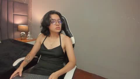 dakotabrowns_ online show from May 2026 02:27:01 AM