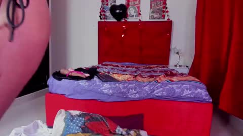 dakotaholand online show from February 2025 10:21:02 PM