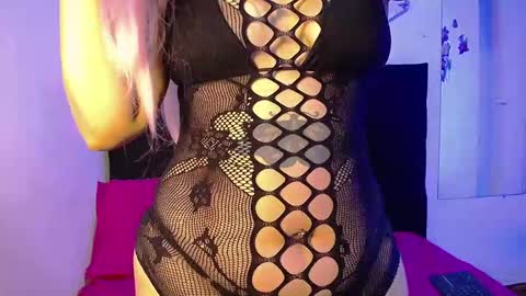 Snapshot of dakotarouse1 chatting on February 2026 01:40:02 PM Daakota online show from February 2026 01:40:02 PM