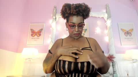 Snapshot of dakotasexshow2 chatting on January 2025 08:00:01 PM Dakota Sex Show online show from January 2025 08:00:01 PM