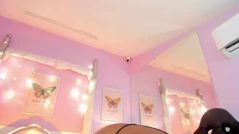 Snapshot of dakotasexshow2 chatting on February 2025 01:53:02 AM Dakota Sex Show online show from February 2025 01:53:02 AM