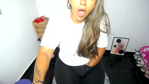 Snapshot of daleska_delicious1 chatting on July 2026 04:19:01 AM daleska_delicious1 online show from July 2026 04:19:01 AM