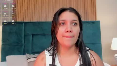 Snapshot of dalia_alissa chatting on July 2026 12:19:02 PM Violeta online show from July 2026 12:19:02 PM