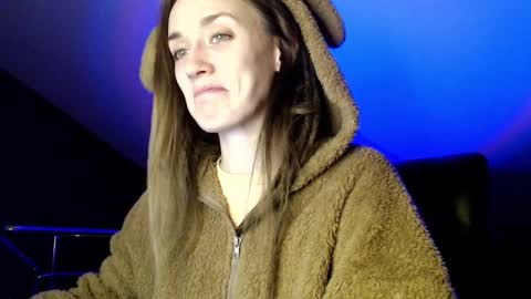 Dalia  online show from December 2024 03:11:01 PM