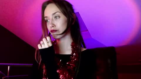 Dalia  online show from December 2024 01:27:02 PM