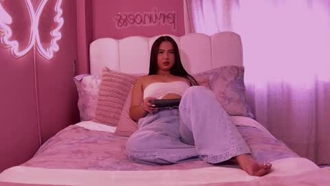 Dalia online show from April 2026 08:18:01 PM