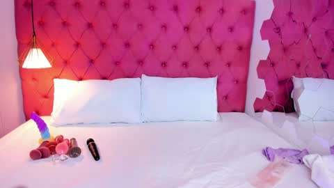 Dalia online show from January 2025 08:15:02 PM