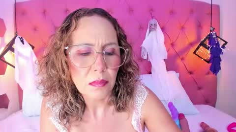 Dalia online show from October 2025 07:35:02 PM