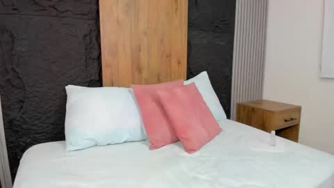 D A L I L A online show from September 2025 12:17:02 PM