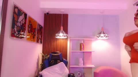 Dalila  online show from September 2025 06:08:02 PM