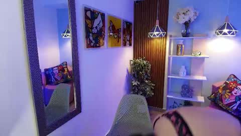 Dalila  online show from November 2025 06:07:02 PM