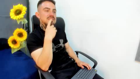 Snapshot of dallas_whitee chatting on February 2026 06:15:01 PM Dallas whitee online show from February 2026 06:15:01 PM