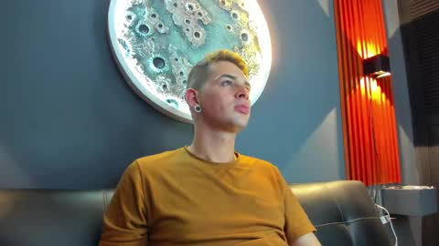 Damian Oliver online show from December 2024 03:29:01 AM